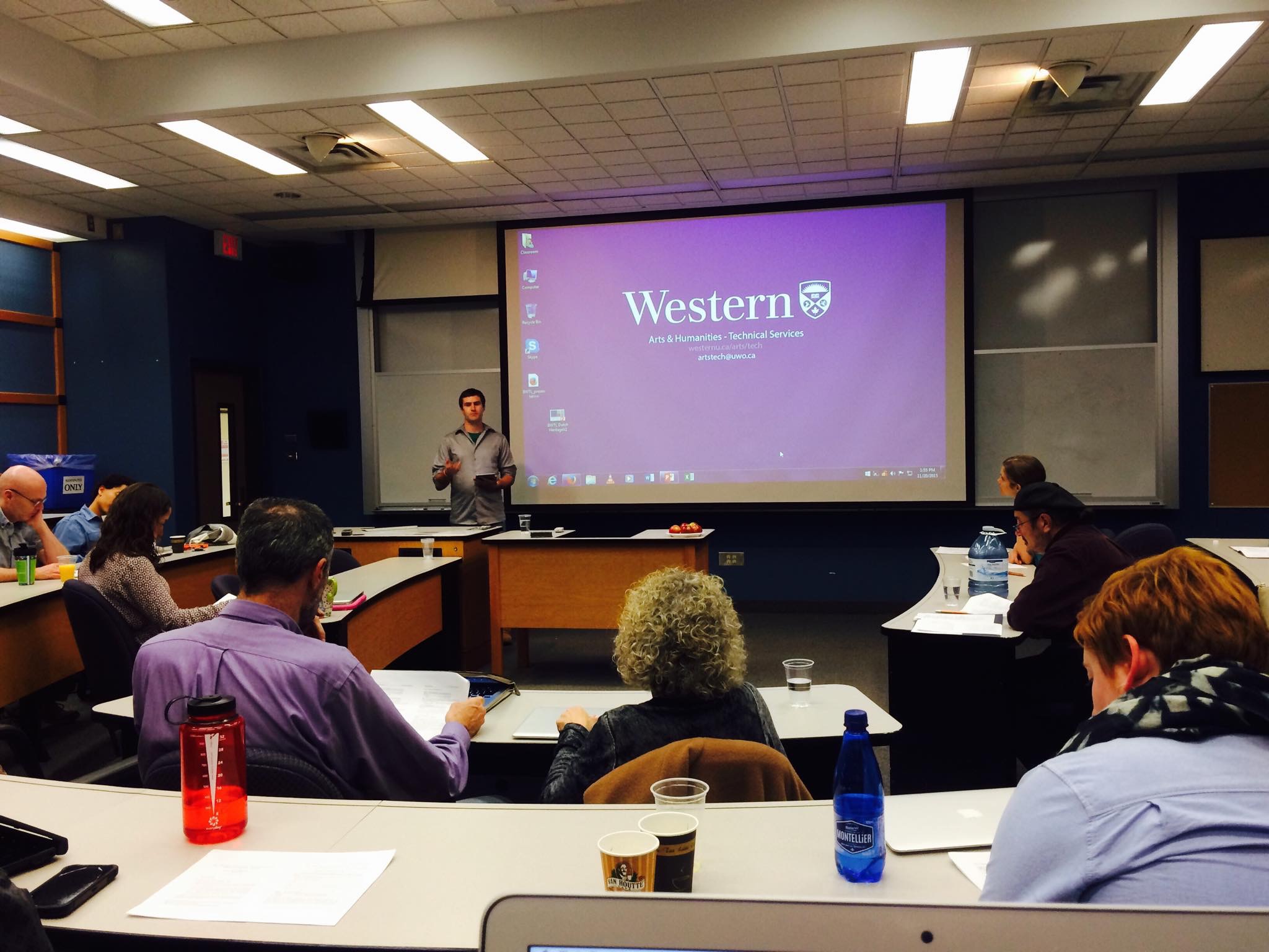 Presenting at the Bilingual Workshop on Theoretical Linguistics at the University of Western Ontario in November 2015.